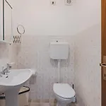 Apartment Da Tiffany - 90m2 In Centro Con Garage Box E Wi-fi Gratuito, Primo Piano Con Ascensore *