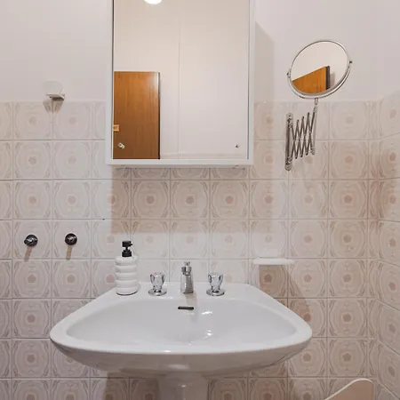 Apartment Da Tiffany - In Centro Con Garage Box E Ascensore *