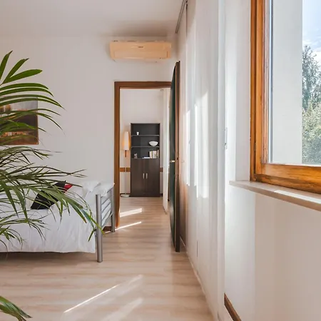 アパート Da Tiffany - Soggiorna In Centro A Con Garage Box E Ascensore ゴリツィア