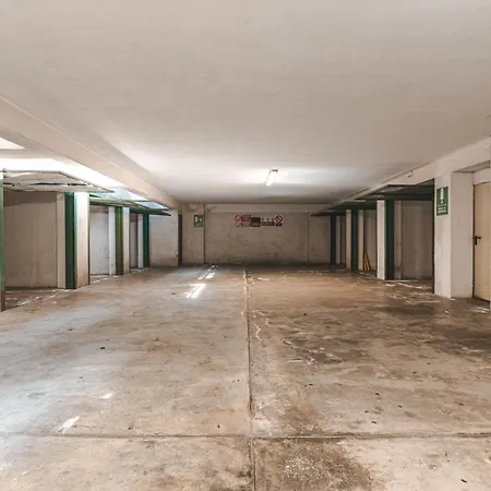 Da Tiffany - Soggiorna In Centro A Con Garage Box E Ascensore * 戈里齐亚