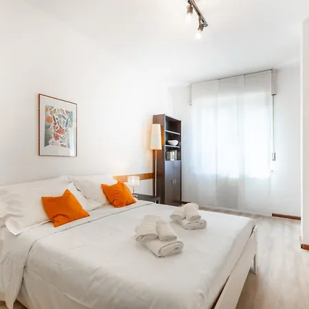 Da Tiffany - Soggiorna In Centro A Con Garage Box E Ascensore *