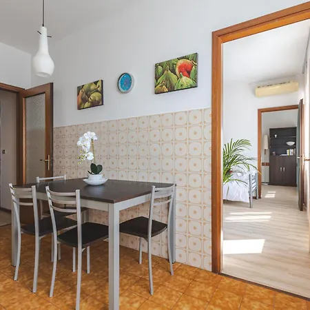 Da Tiffany - Soggiorna In Centro A Con Garage Box E Ascensore 公寓