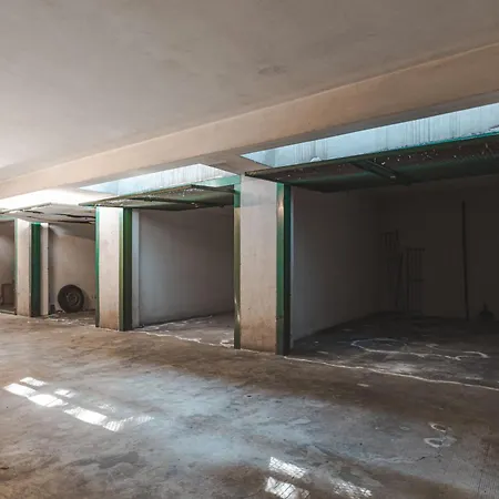 Da Tiffany - Soggiorna In Centro A Con Garage Box E Ascensore * ゴリツィア