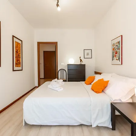 公寓 Da Tiffany - Soggiorna In Centro A Con Garage Box E Ascensore *