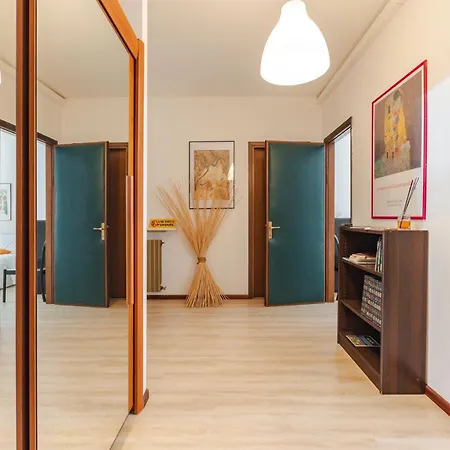 Da Tiffany - In Centro Con Garage Box E Ascensore Apartment