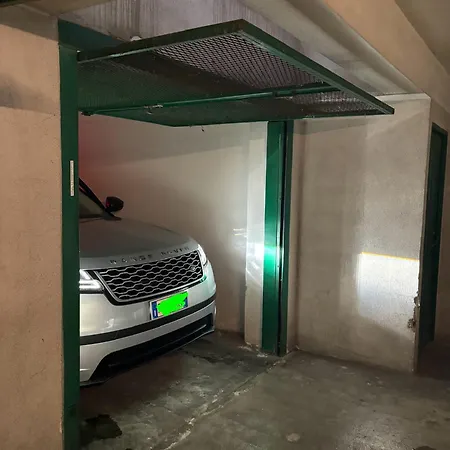 Da Tiffany - Soggiorna In Centro A Con Garage Box E Ascensore * ゴリツィア