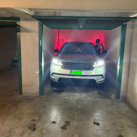 Da Tiffany - Soggiorna In Centro A Con Garage Box E Ascensore